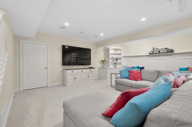 449 S Skyview Drive, Kalamazoo, MI 49009