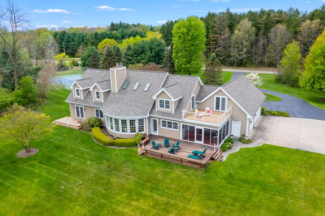 449 S Skyview Drive, Kalamazoo, MI 49009