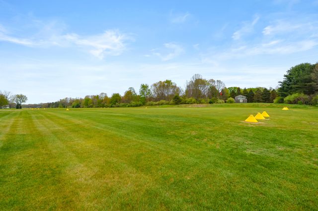 449 S Skyview Drive, Kalamazoo, MI 49009