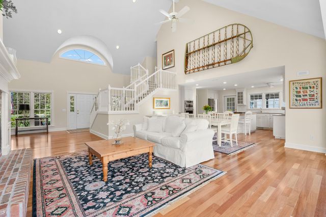 449 S Skyview Drive, Kalamazoo, MI 49009
