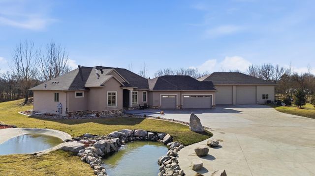7620 Adelman Drive, Horace, ND 58047