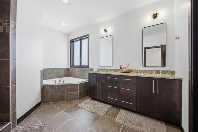 7620 Adelman Drive, Horace, ND 58047