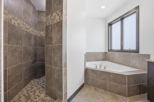 7620 Adelman Drive, Horace, ND 58047