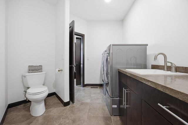 7620 Adelman Drive, Horace, ND 58047