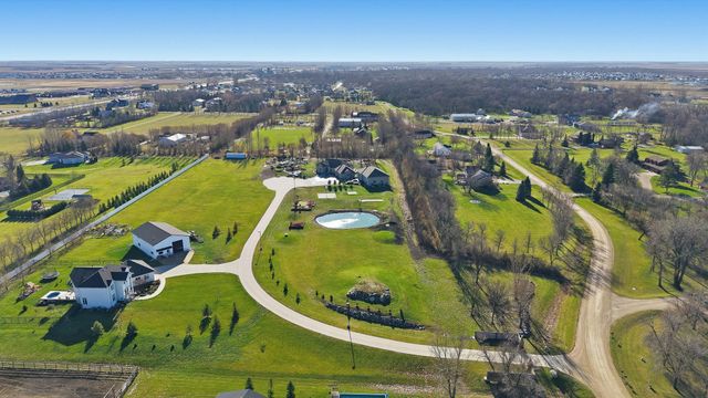 7620 Adelman Drive, Horace, ND 58047