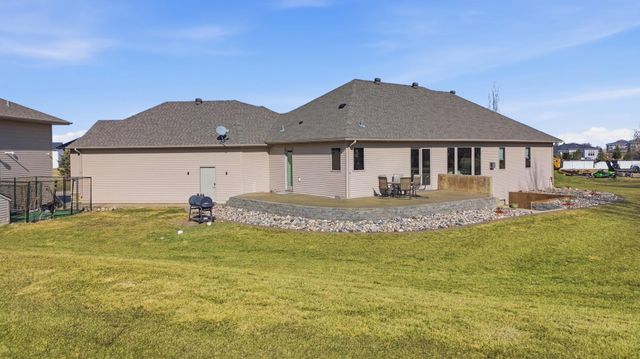 7620 Adelman Drive, Horace, ND 58047