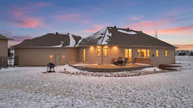 7620 Adelman Drive, Horace, ND 58047