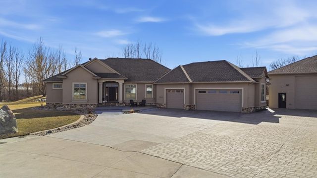 7620 Adelman Drive, Horace, ND 58047