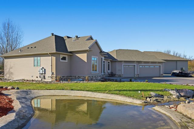 7620 Adelman Drive, Horace, ND 58047