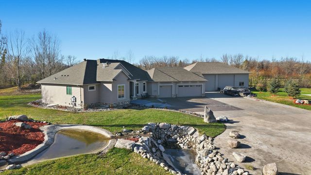 7620 Adelman Drive, Horace, ND 58047