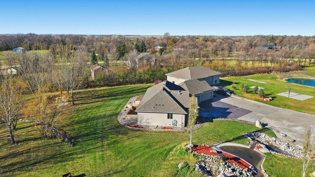 7620 Adelman Drive, Horace, ND 58047