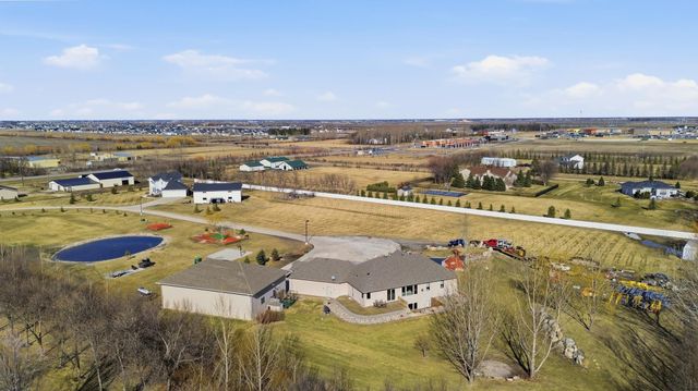 7620 Adelman Drive, Horace, ND 58047