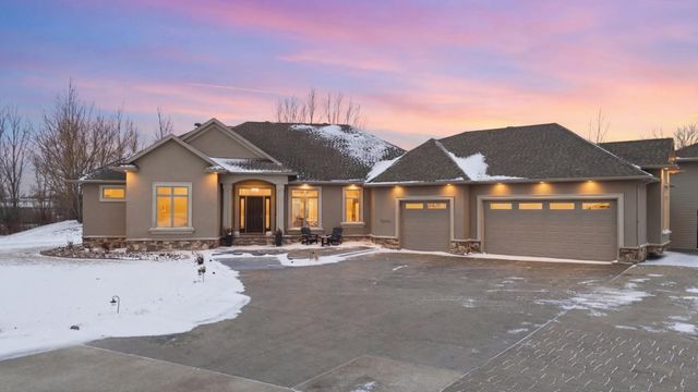 7620 Adelman Drive, Horace, ND 58047