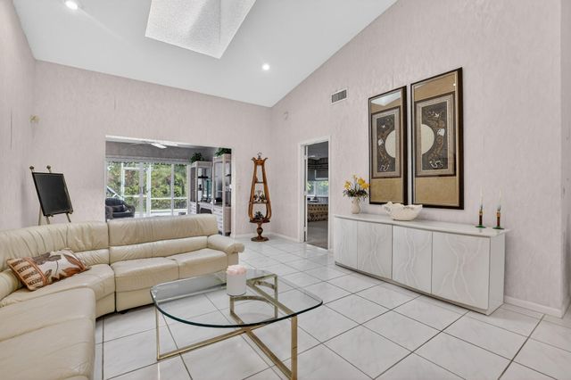 7203 Summer Tree Drive, Boynton Beach, FL 33437