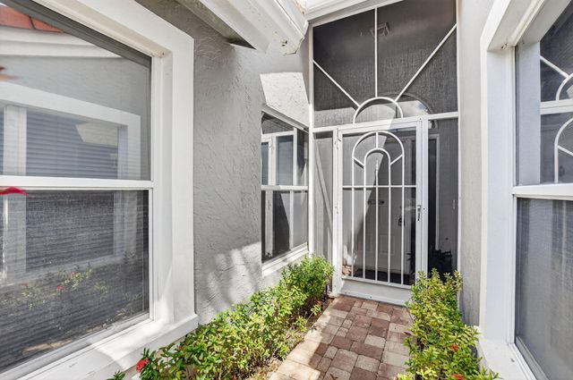 7203 Summer Tree Drive, Boynton Beach, FL 33437