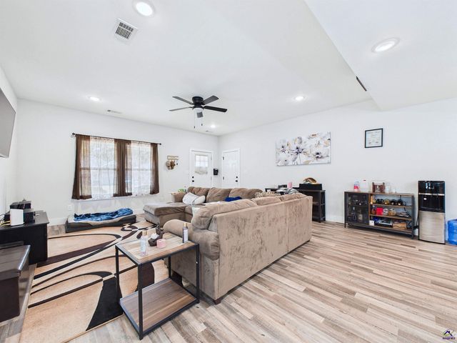 137 North Sky Drive, Warner Robins, GA 31093