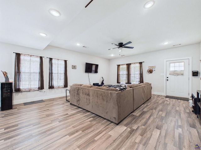 137 North Sky Drive, Warner Robins, GA 31093