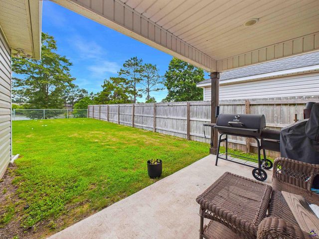 137 North Sky Drive, Warner Robins, GA 31093