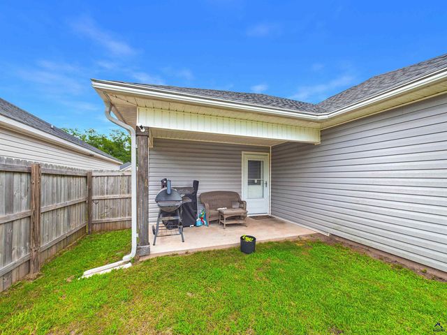 137 North Sky Drive, Warner Robins, GA 31093