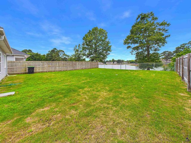 137 North Sky Drive, Warner Robins, GA 31093