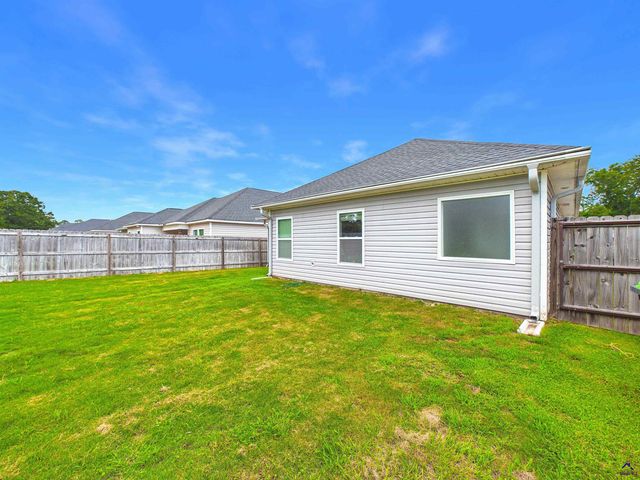 137 North Sky Drive, Warner Robins, GA 31093