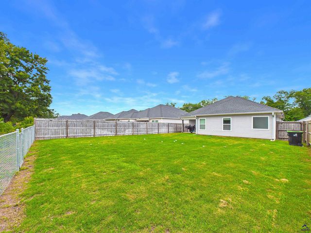 137 North Sky Drive, Warner Robins, GA 31093