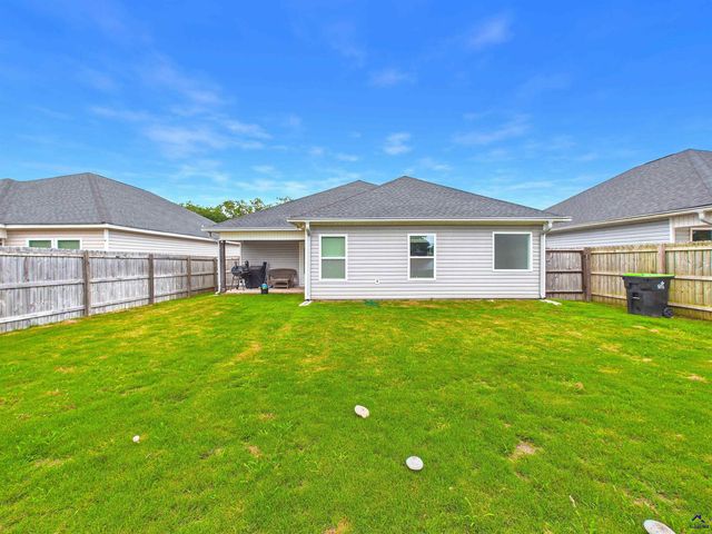 137 North Sky Drive, Warner Robins, GA 31093