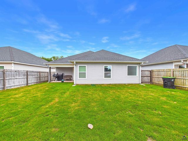 137 North Sky Drive, Warner Robins, GA 31093