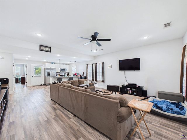 137 North Sky Drive, Warner Robins, GA 31093