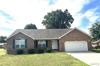 104 Winchester Drive, Belleville, IL 62223