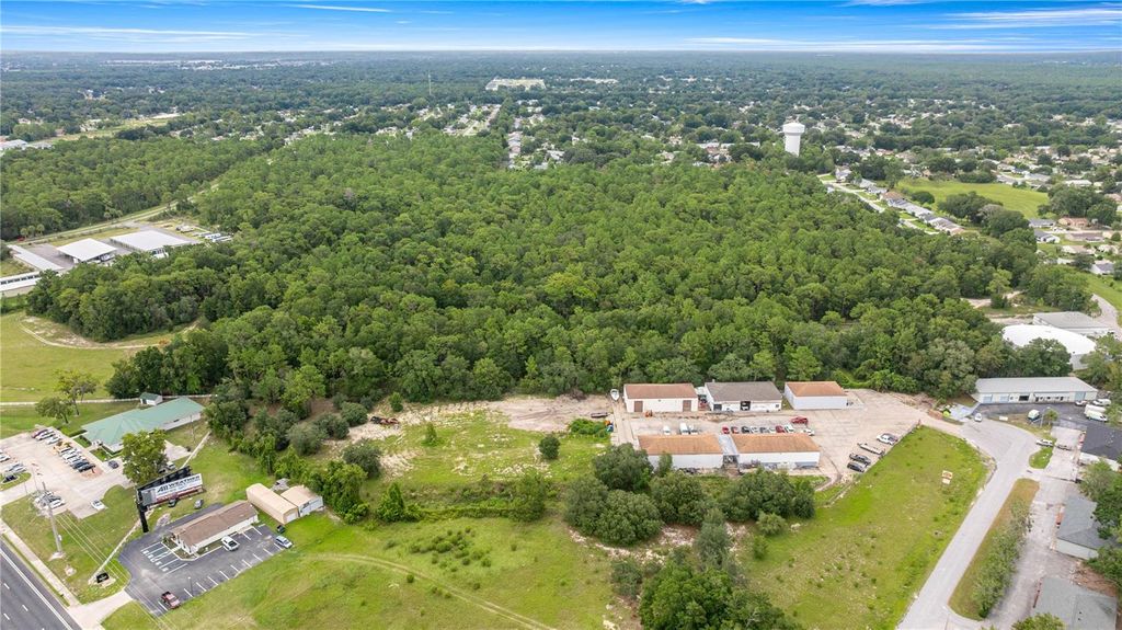 Image 11 of property listing at SW HIGHWAY 200, Ocala, FL 34481