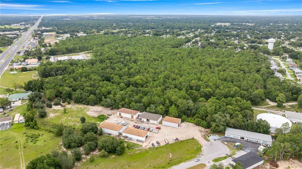 Image 12 of property listing at SW HIGHWAY 200, Ocala, FL 34481
