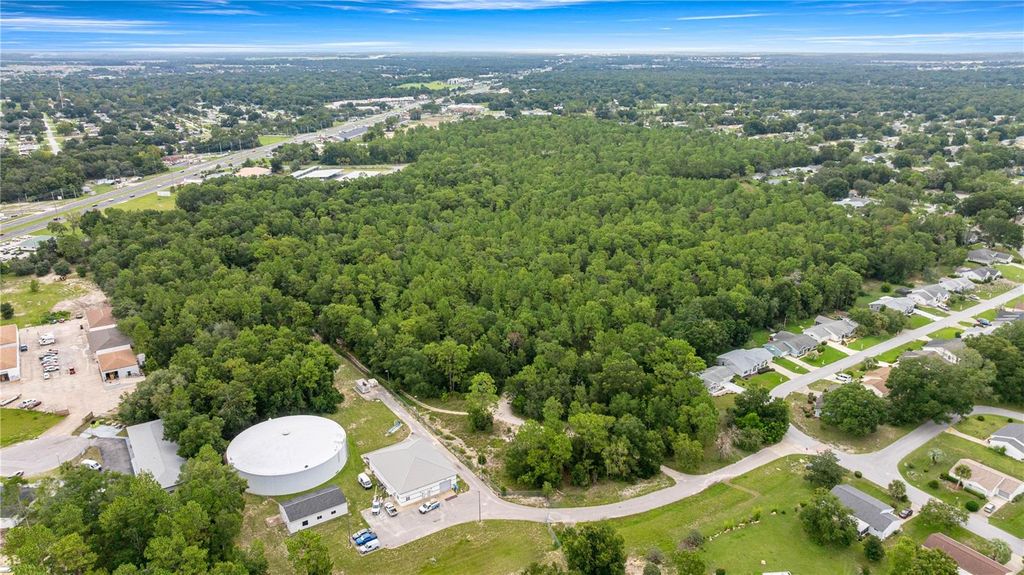 Image 4 of property listing at SW HIGHWAY 200, Ocala, FL 34481