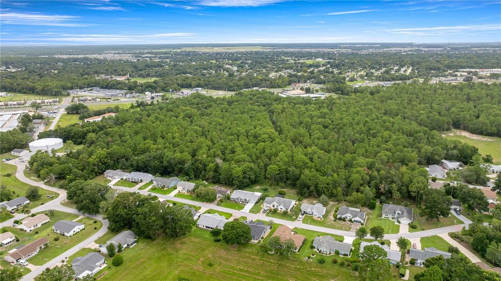 Image 6 of property listing at SW HIGHWAY 200, Ocala, FL 34481