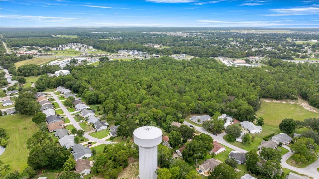 Image 7 of property listing at SW HIGHWAY 200, Ocala, FL 34481