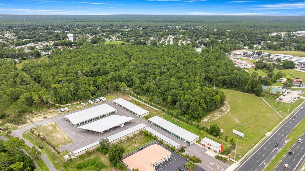 Image 10 of property listing at SW HIGHWAY 200, Ocala, FL 34481