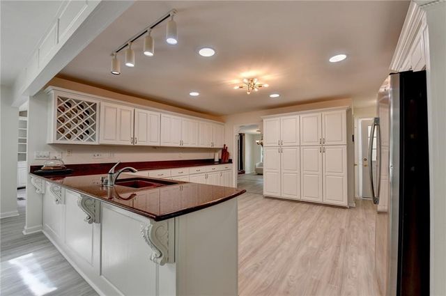 421 Oakleaf Trail, Suwanee, GA 30024