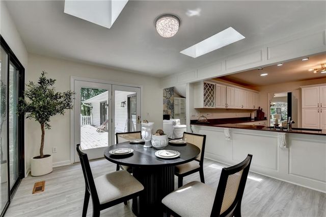 421 Oakleaf Trail, Suwanee, GA 30024