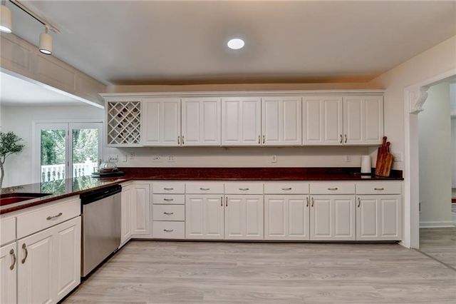 421 Oakleaf Trail, Suwanee, GA 30024