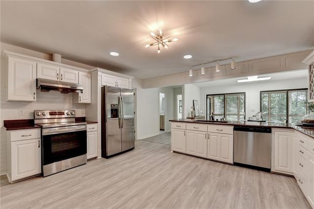421 Oakleaf Trail, Suwanee, GA 30024