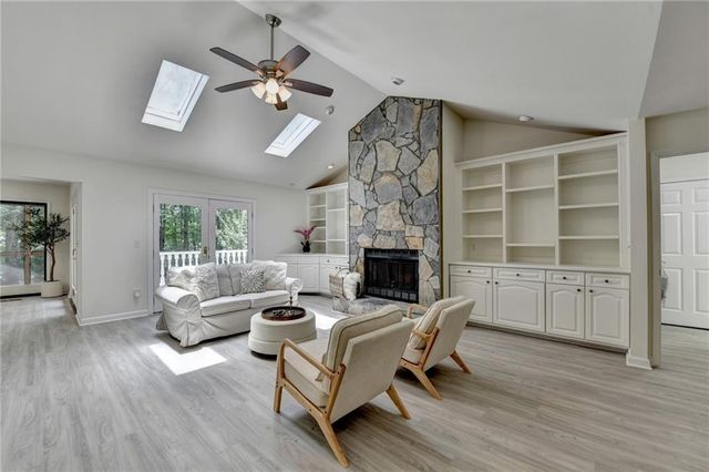 421 Oakleaf Trail, Suwanee, GA 30024
