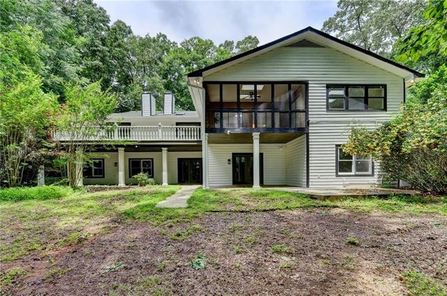 421 Oakleaf Trail, Suwanee, GA 30024