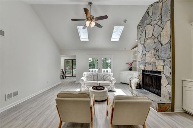 421 Oakleaf Trail, Suwanee, GA 30024