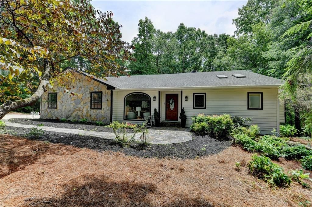 421 Oakleaf Trail, Suwanee, GA 30024