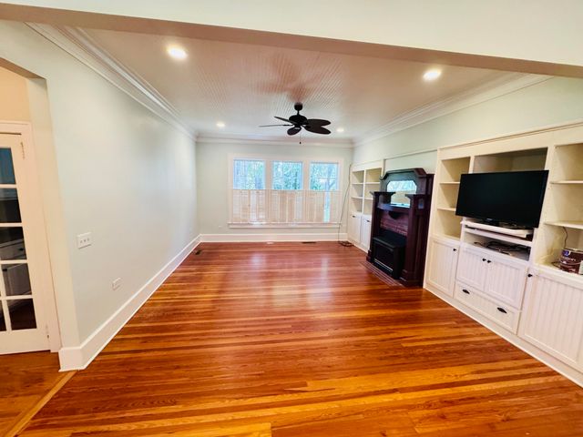 5 S Rosemary Avenue, Andrews, SC 29510