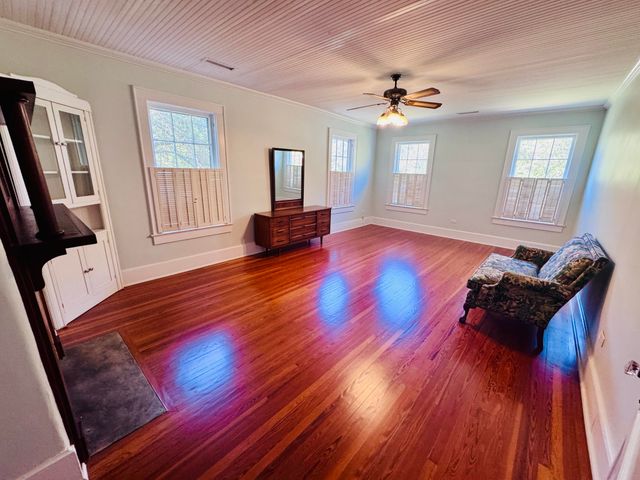 5 S Rosemary Avenue, Andrews, SC 29510