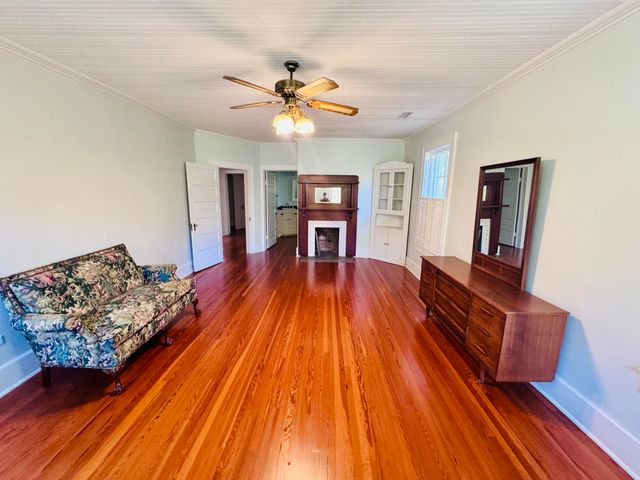 5 S Rosemary Avenue, Andrews, SC 29510