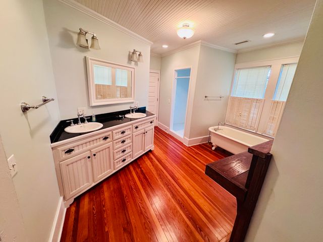 5 S Rosemary Avenue, Andrews, SC 29510