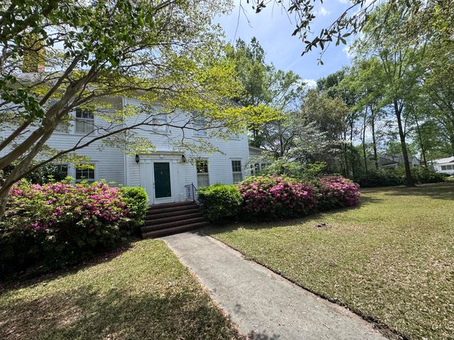 5 S Rosemary Avenue, Andrews, SC 29510