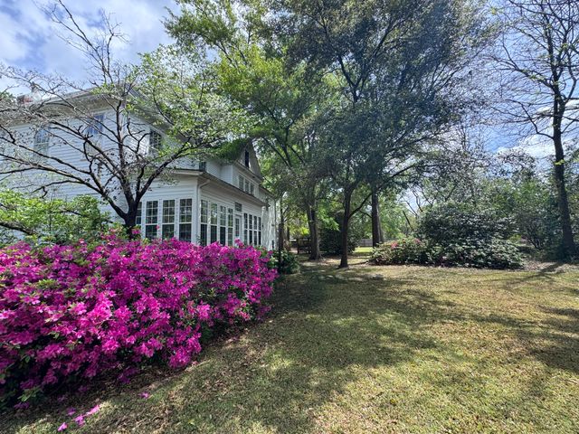 5 S Rosemary Avenue, Andrews, SC 29510